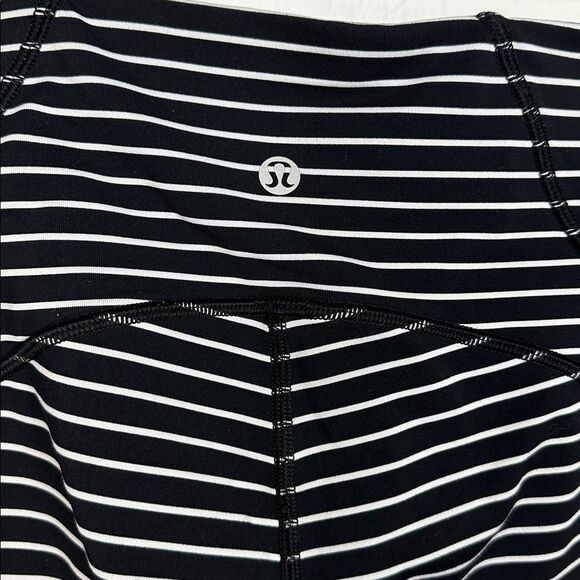 Lululemon Train Times Pant Leggings 25" Parallel Stripe Black White Size 4 - Picture 5 of 9